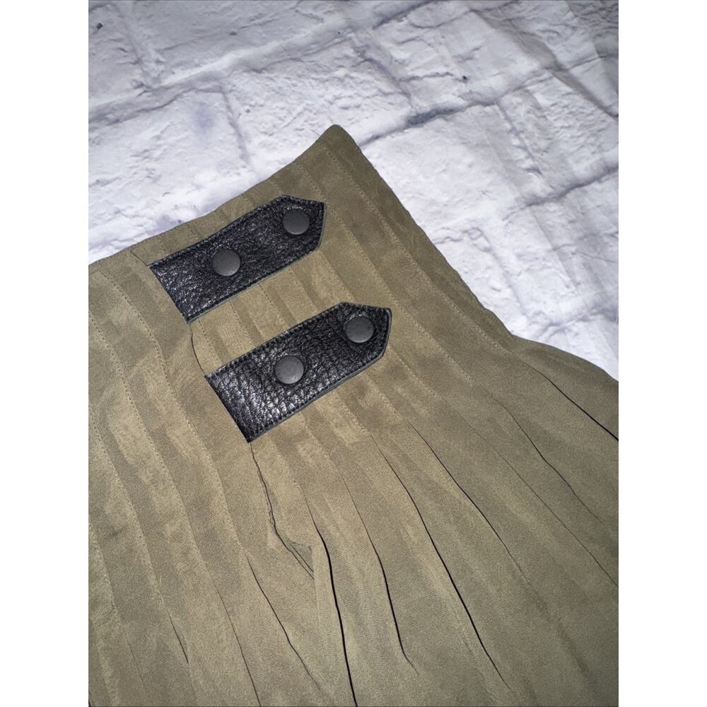 Rag & Bone Women’s Green Pleated Leather Buckle Skirt Size 6 *Flaws* - Picture 9 of 14
